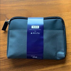NWT Tumi Delta Dopp Toiletry Kit